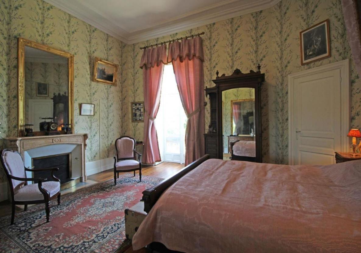 Domaine De Bort Bed & Breakfast Saint-Priest-Taurion Exterior photo